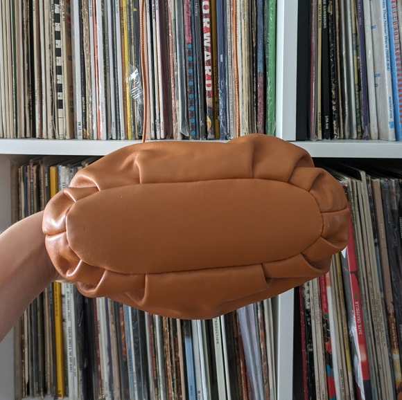 HEREU Bombon Leather Crossbody - Picture 9 of 10